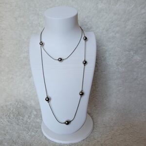 Elegant Silver Beaded Necklace 29cm